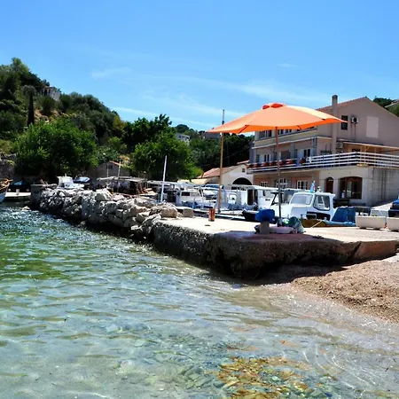 Bay Sascica 아파트